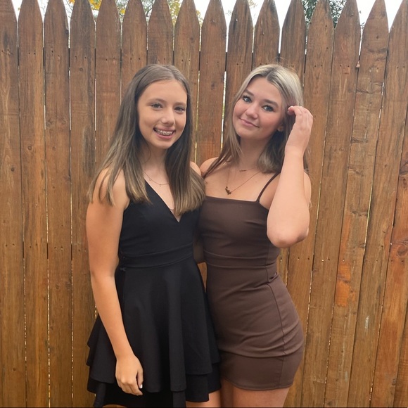 Meet your Posher, Laura - Picture 1 of 1